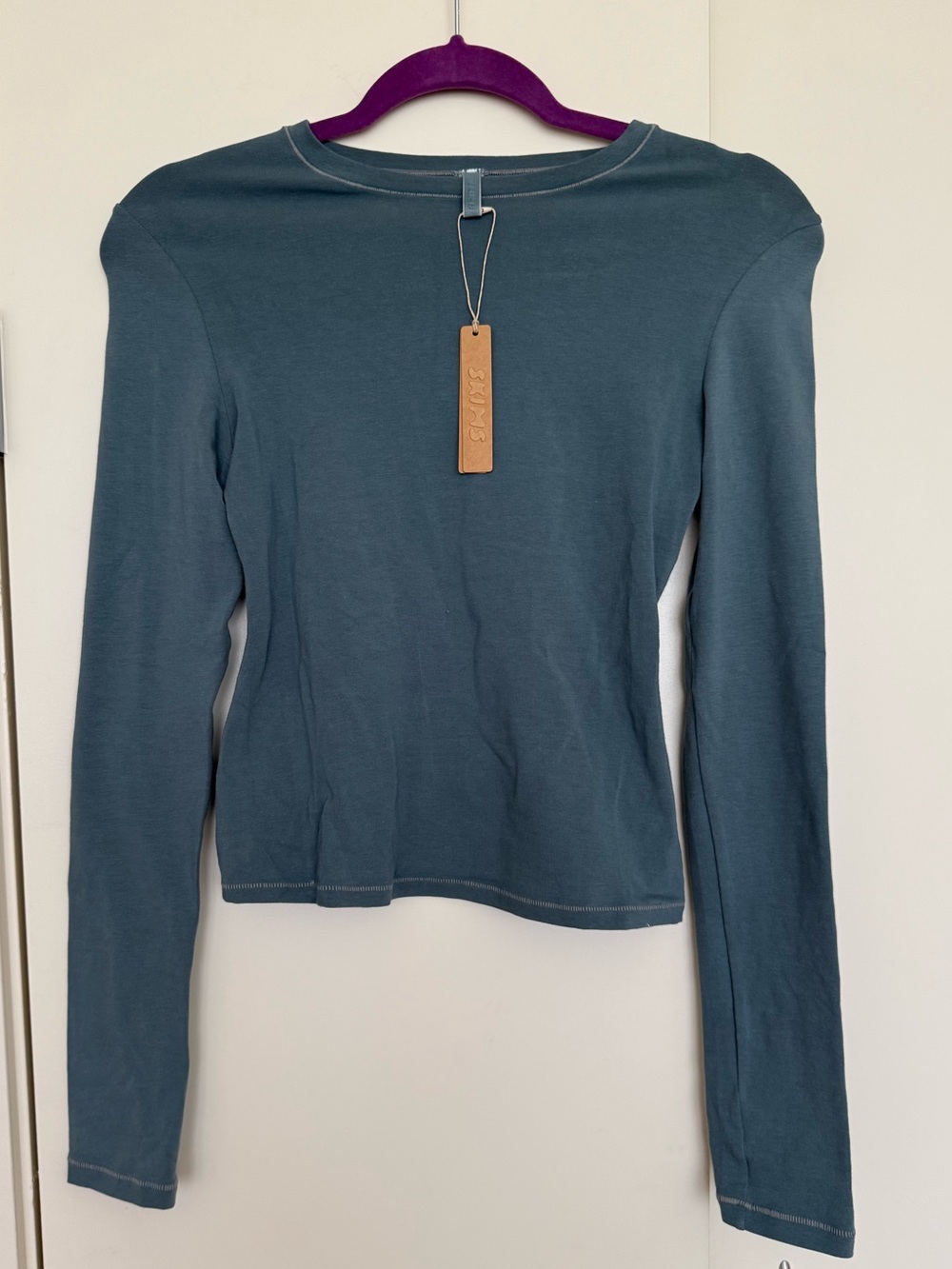 NWT SKIMS Long Sleeve Tee in Kyanite Blue Grey Size S - Picture 3 of 6
